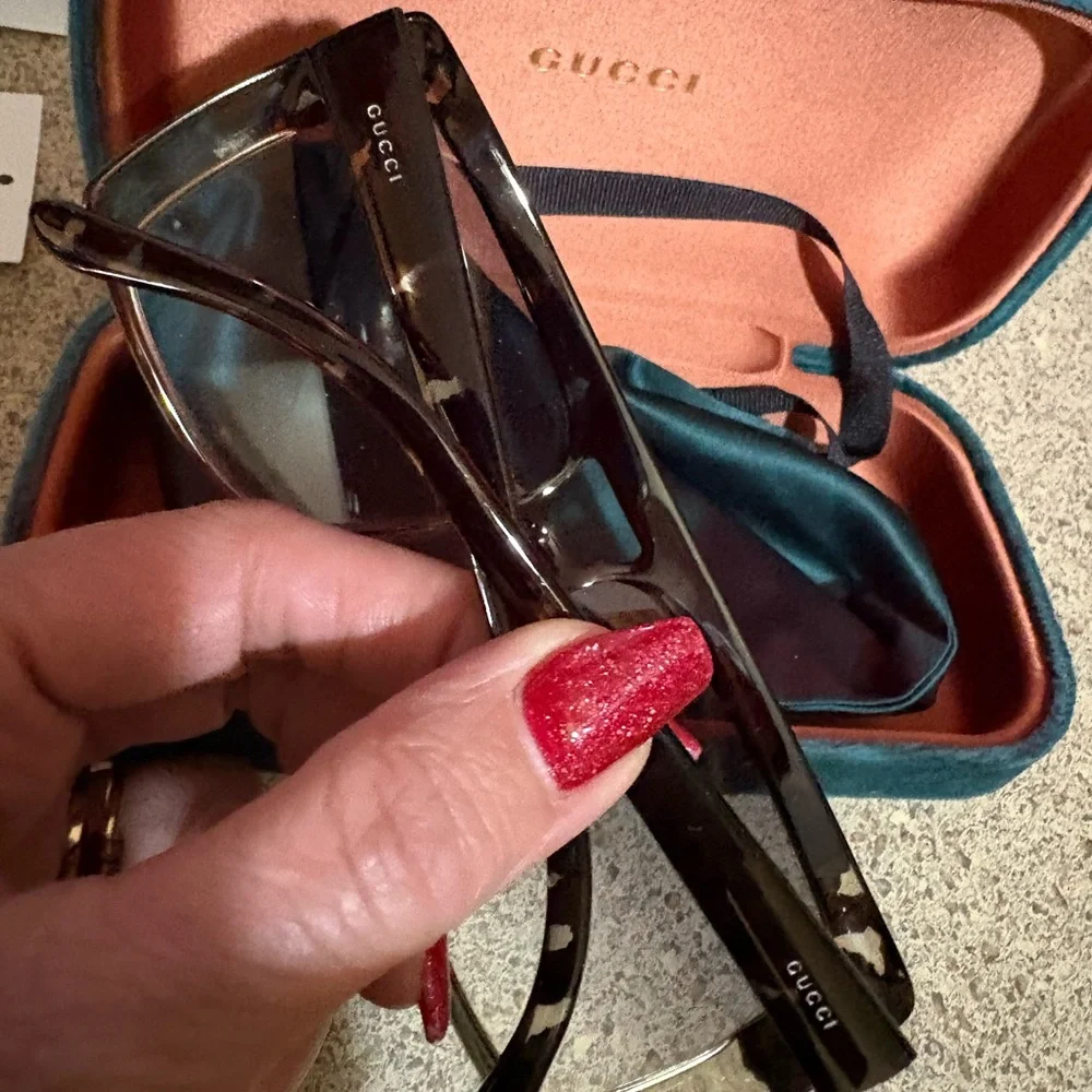 Gucci Tortoiseshell Brown and Black Oversized Shield Sunglasses - Picture 7 of 7